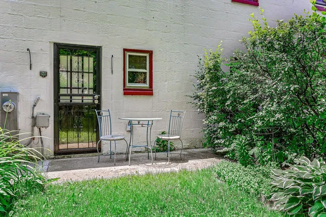 $935 | 5602 Berry Court, Greendale, WI 53129