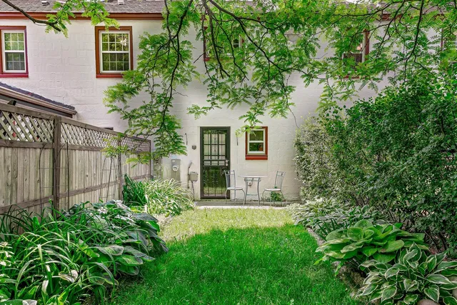 $935 | 5602 Berry Court, Greendale, WI 53129