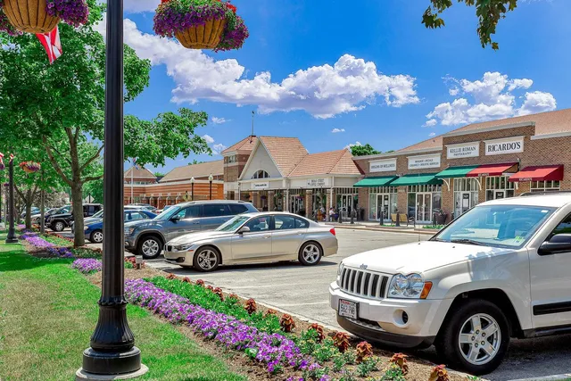 $935 | 5602 Berry Court, Greendale, WI 53129