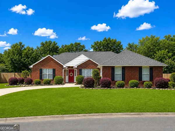 $284,000 | 326 Silver Circle, Warner Robins, GA 31093