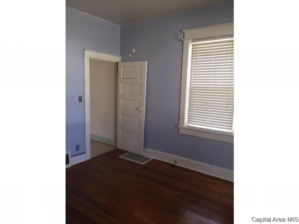 2005 North 9th Street Springfield, IL 62702 - Photo 6 of 11