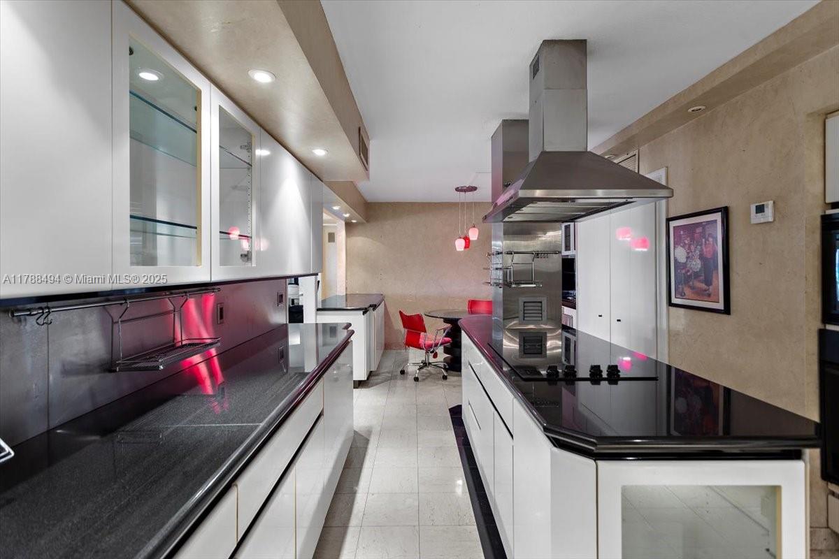 2808 North 46th Avenue, Unit E650 Hollywood, FL 33021 - Photo 11 of 45 a kitchen with lots of counter top space