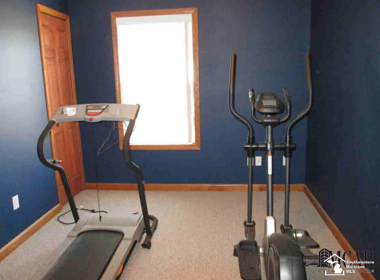 9233 Douglas Road Temperance, MI 48182 - Photo 23 of 26 Bedroom