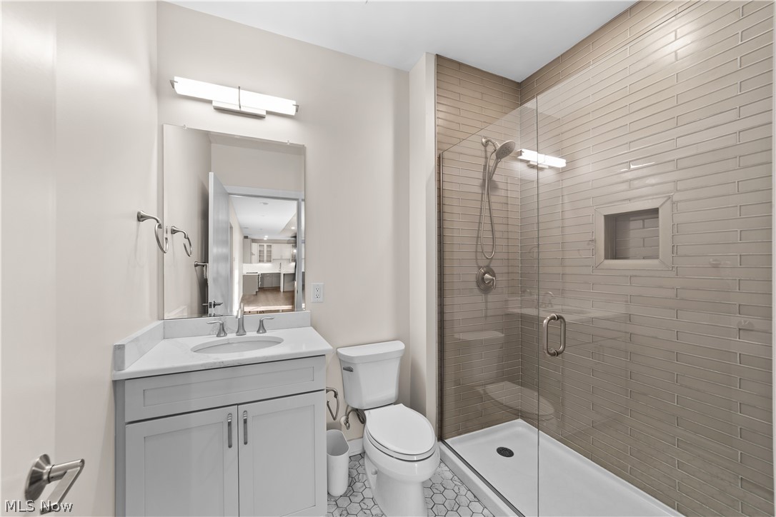 2044 Random Road, Unit 102 Cleveland, OH 44106 - Photo 33 of 38 1st floor full bath