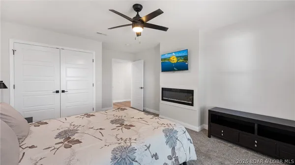 $749,900 | 224 Park Pl Drive, Kaiser, MO 65047