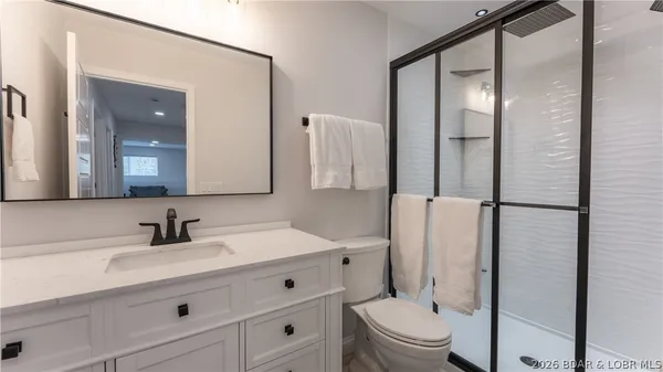 $749,900 | 224 Park Pl Drive, Kaiser, MO 65047