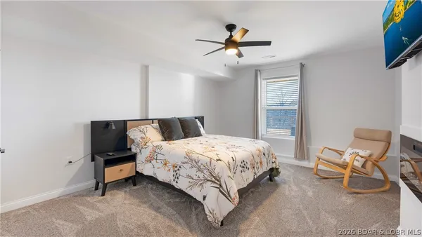 $749,900 | 224 Park Pl Drive, Kaiser, MO 65047