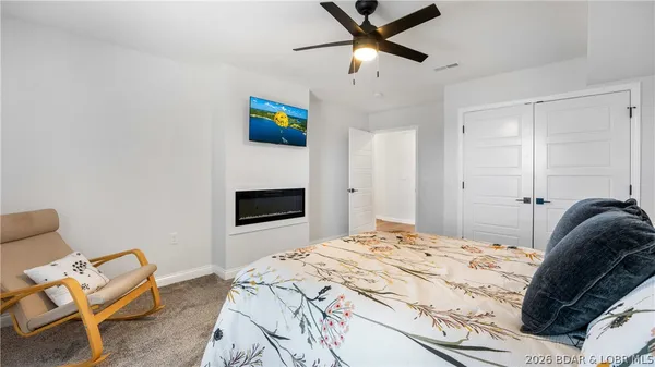 $749,900 | 224 Park Pl Drive, Kaiser, MO 65047