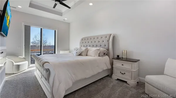 $749,900 | 224 Park Pl Drive, Kaiser, MO 65047