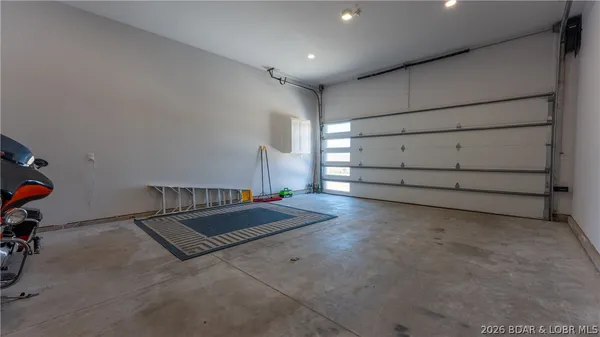 $749,900 | 224 Park Pl Drive, Kaiser, MO 65047