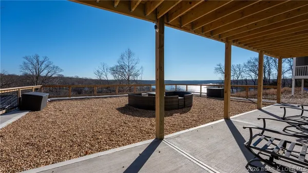 $749,900 | 224 Park Pl Drive, Kaiser, MO 65047