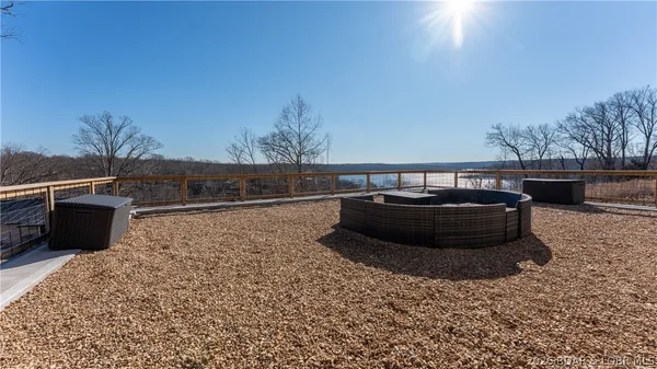 $749,900 | 224 Park Pl Drive, Kaiser, MO 65047