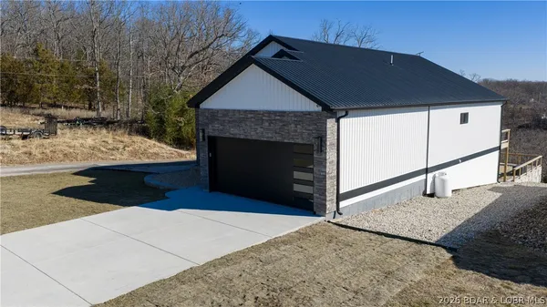 $749,900 | 224 Park Pl Drive, Kaiser, MO 65047