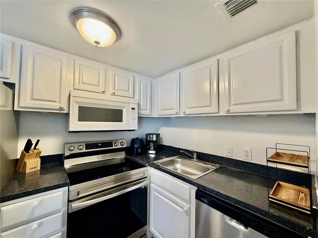 $1,600 | 2507 North Alafaya Trail, Unit 12, Orlando, FL 32826