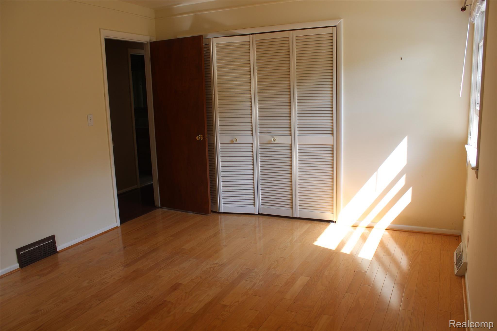 6095 Walsh Road Dexter, MI 48130 - Photo 21 of 35 2nd bedroom