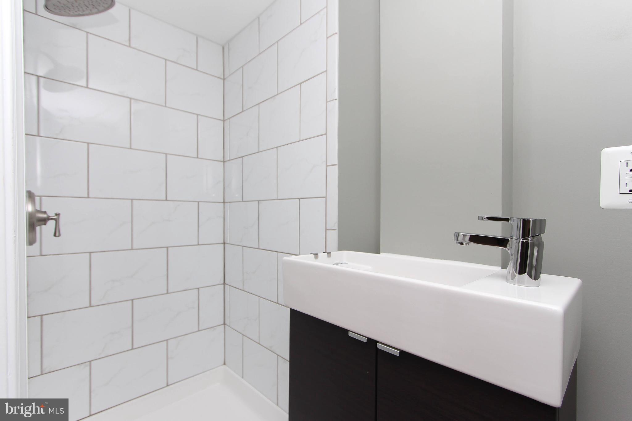 1205 Glenhaven Road Baltimore, MD 21239 - Photo 16 of 30 Bath