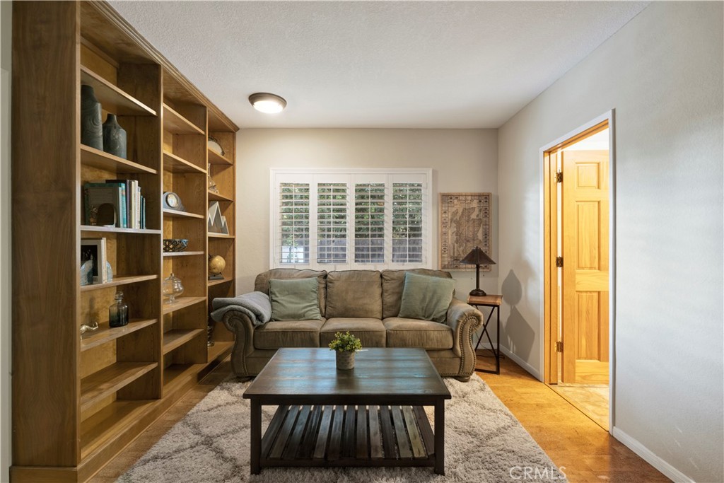 3039 Country Lane Simi Valley, CA 93063 - Photo 12 of 32