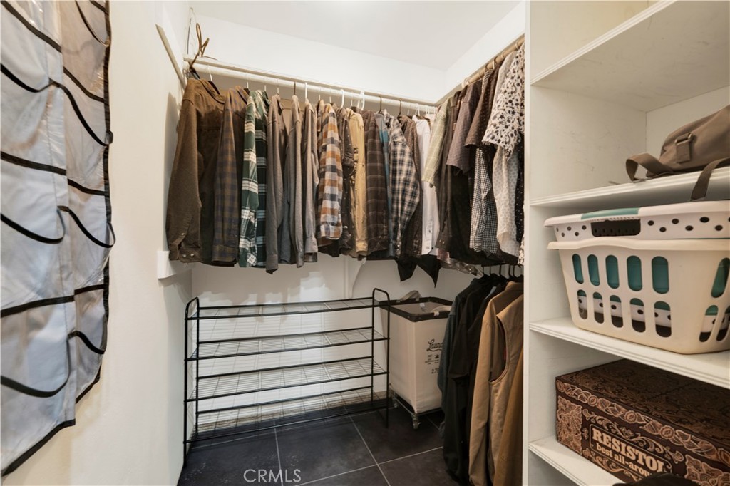 3039 Country Lane Simi Valley, CA 93063 - Photo 19 of 32 1 of 2 walk-in closets in downstairs primary