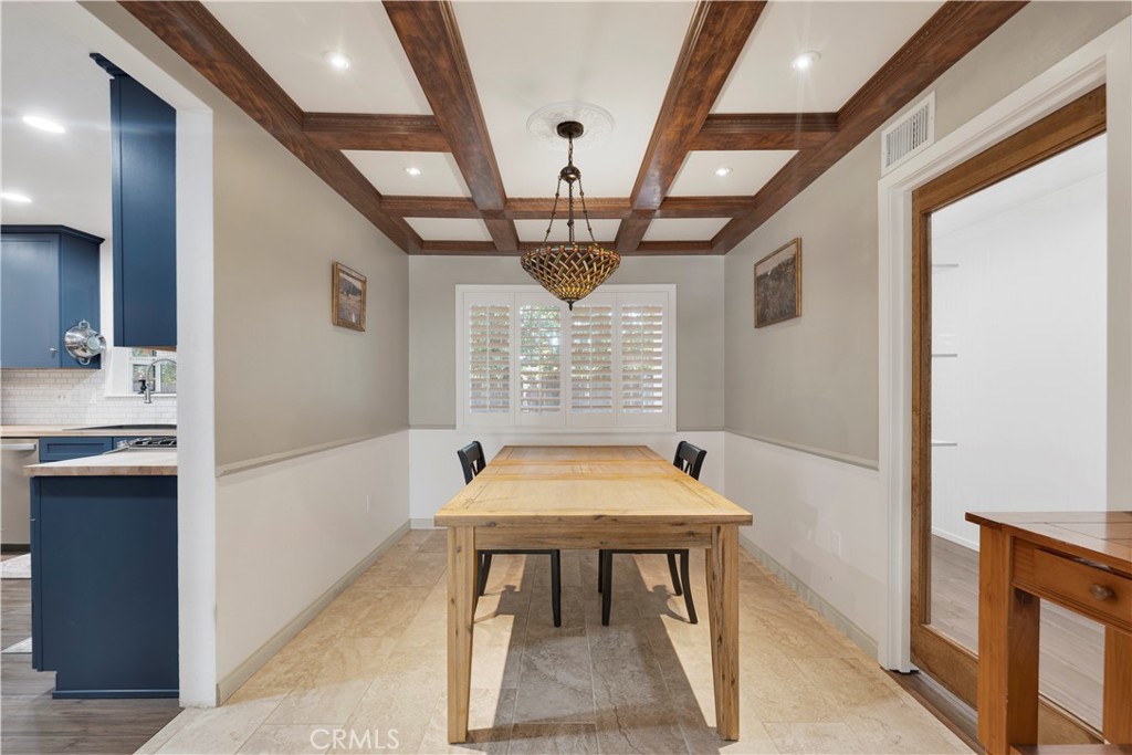 3039 Country Lane Simi Valley, CA 93063 - Photo 5 of 32