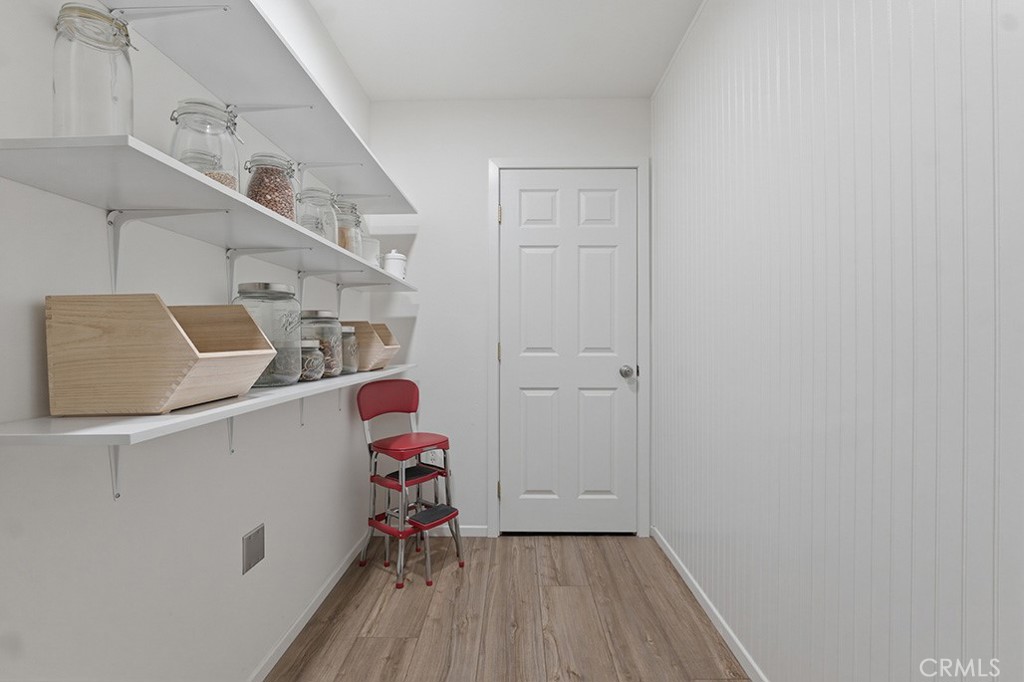 3039 Country Lane Simi Valley, CA 93063 - Photo 9 of 32 walk-in pantry