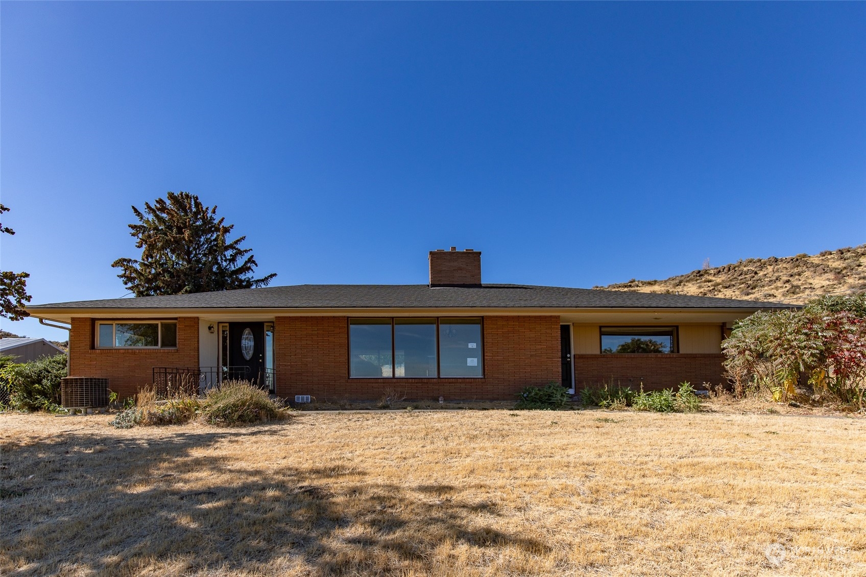 1430 Young Grade Road Yakima, WA 98908 - Photo 1 of 21 Gallery Image 1
