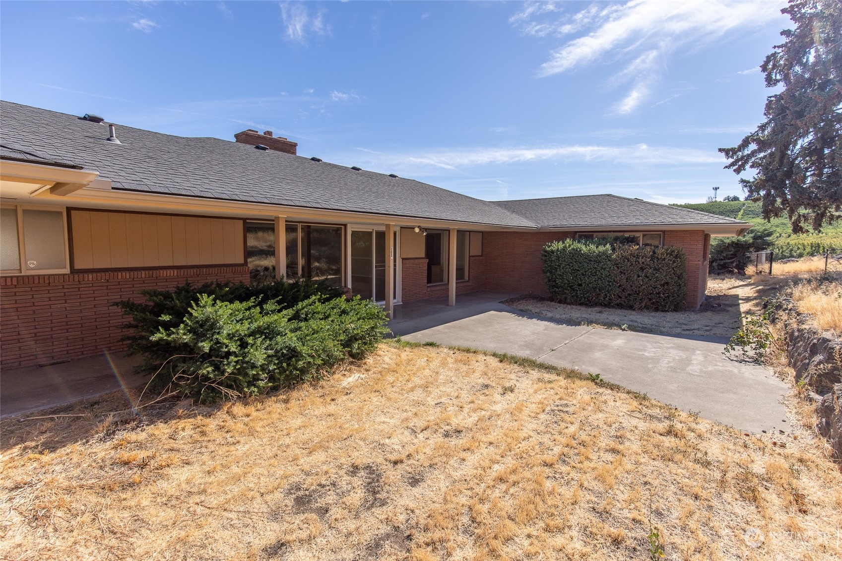 1430 Young Grade Road Yakima, WA 98908 - Photo 4 of 21 Gallery Image 4