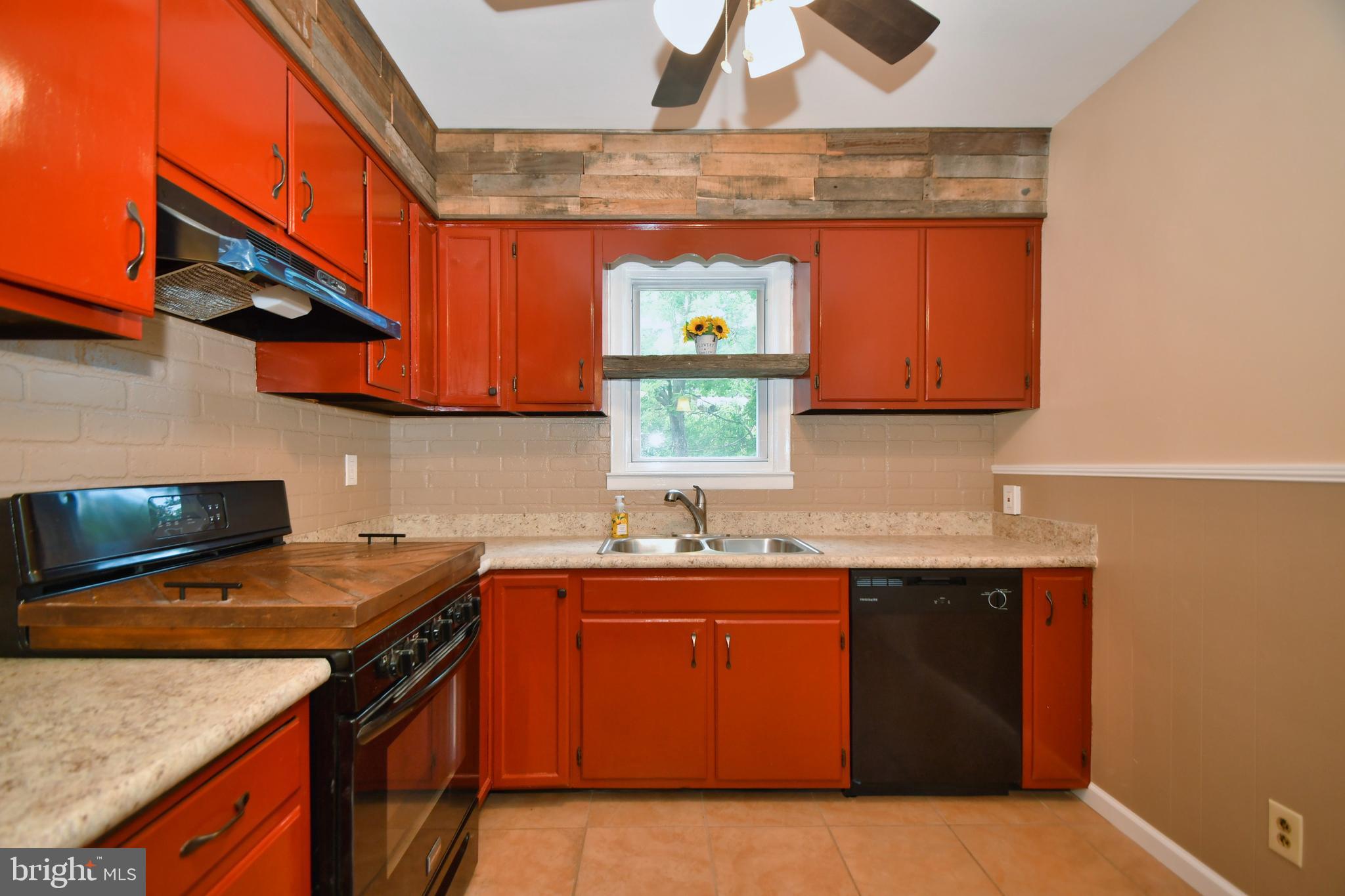 335 Stillwater Road Baltimore, MD 21221 - Photo 20 of 42 Kitchen