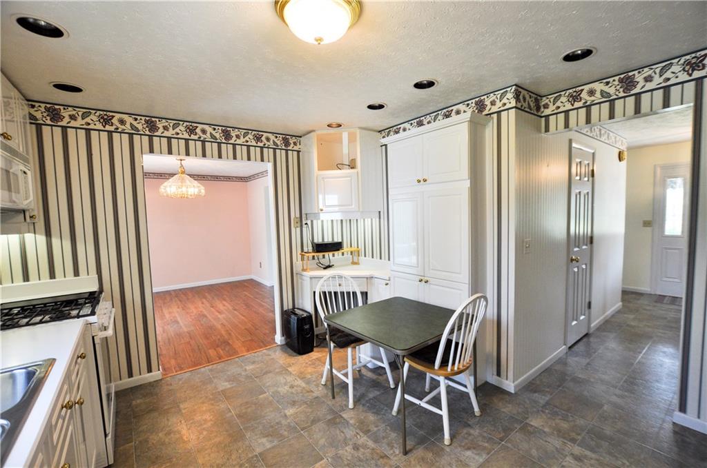 444 Whitestown Road Butler, PA 16001 - Photo 6 of 17