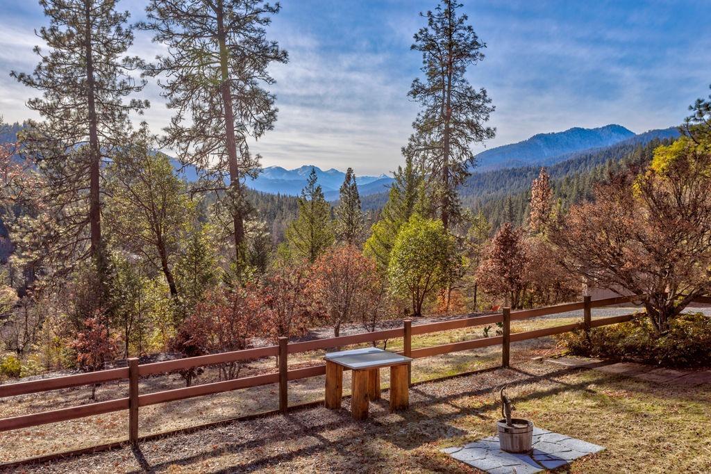 9196 Upper Applegate Road Jacksonville, OR 97530 - Photo 29 of 35 a view of outdoor space with lots of trees