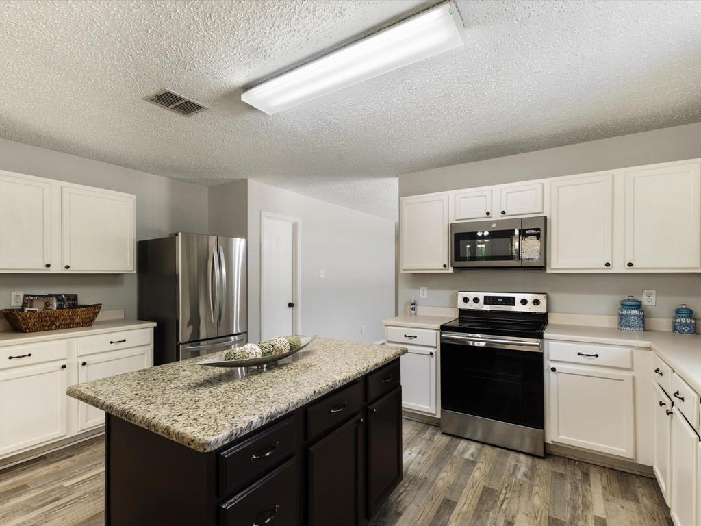 8212 Canoe Ridge Lane Denton, TX 76210 - Photo 9 of 40