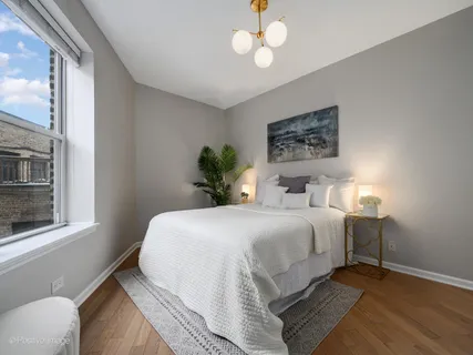 $325,000 | 1636 West Melrose Street, Unit 405, Chicago, IL 60657