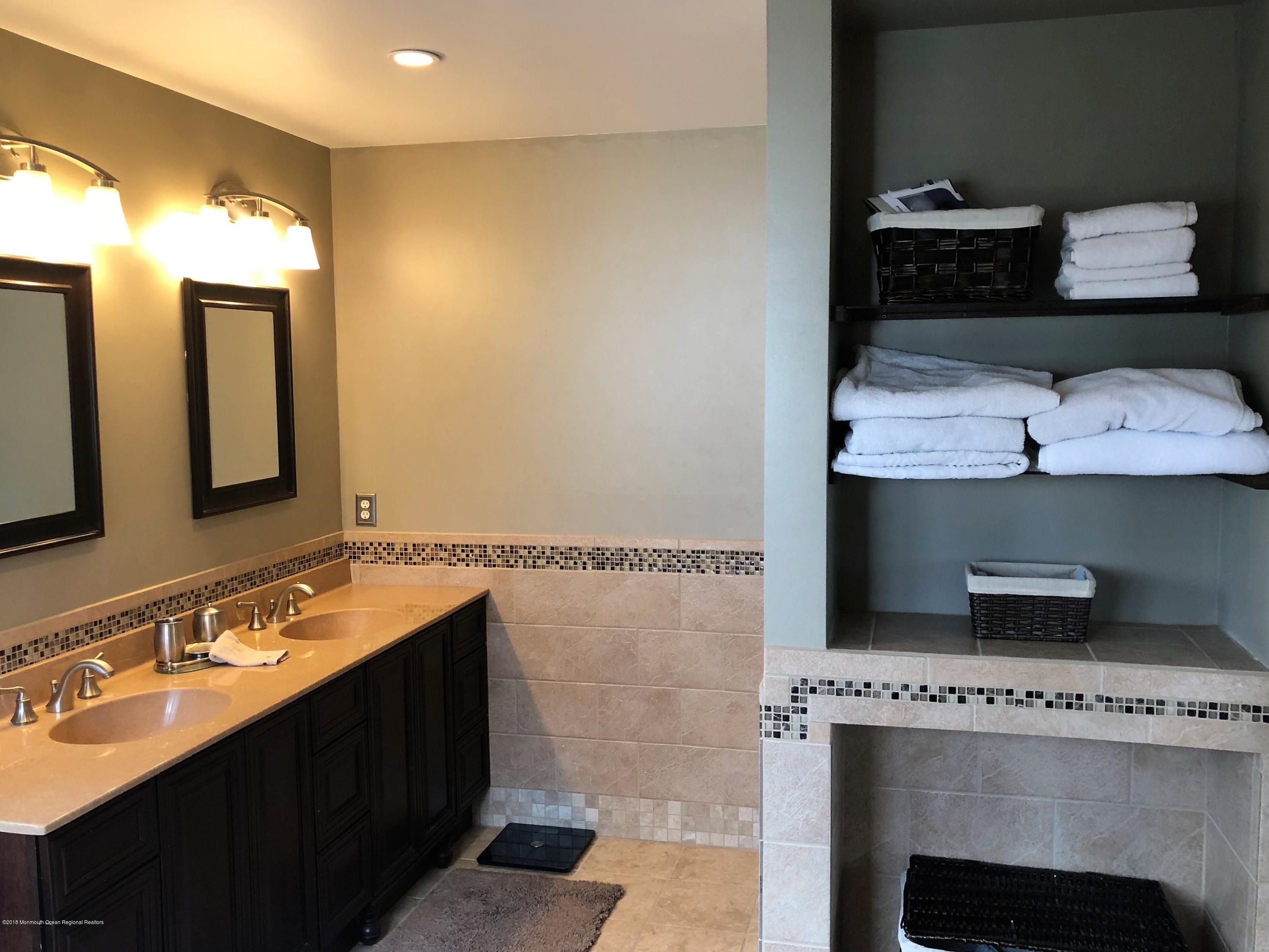 176 Barracuda Road Manahawkin, NJ 08050 - Photo 23 of 36 23 Master Vanity