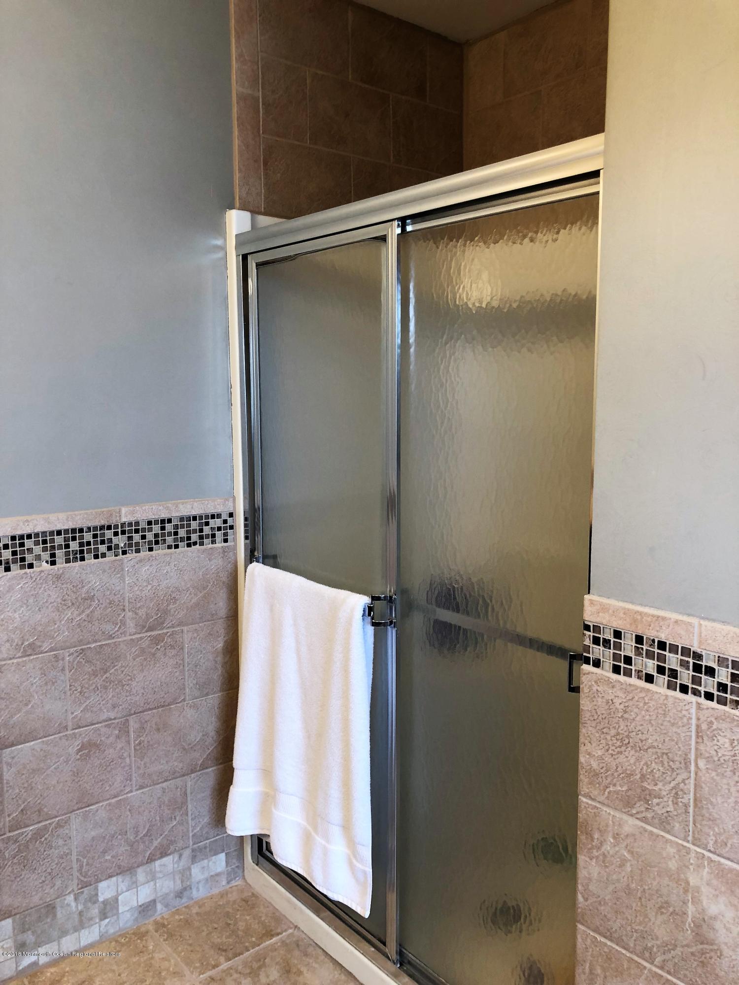 176 Barracuda Road Manahawkin, NJ 08050 - Photo 24 of 36 24 Shower