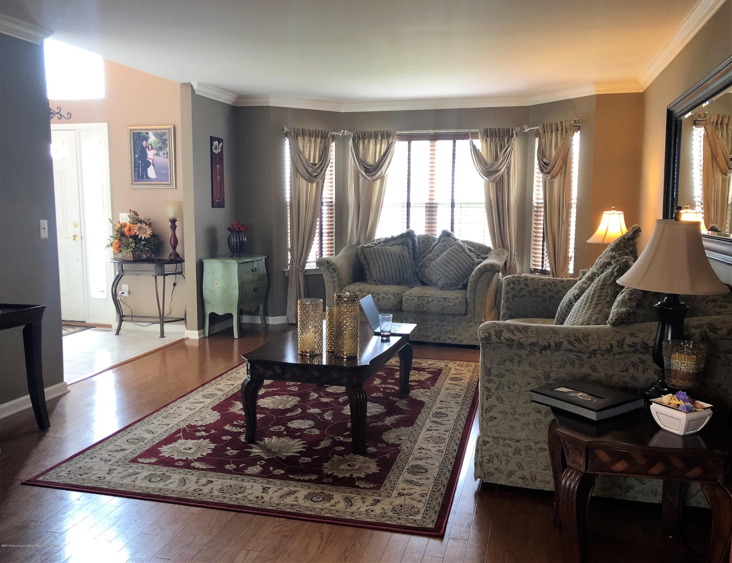 176 Barracuda Road Manahawkin, NJ 08050 - Photo 3 of 36 3 LR2