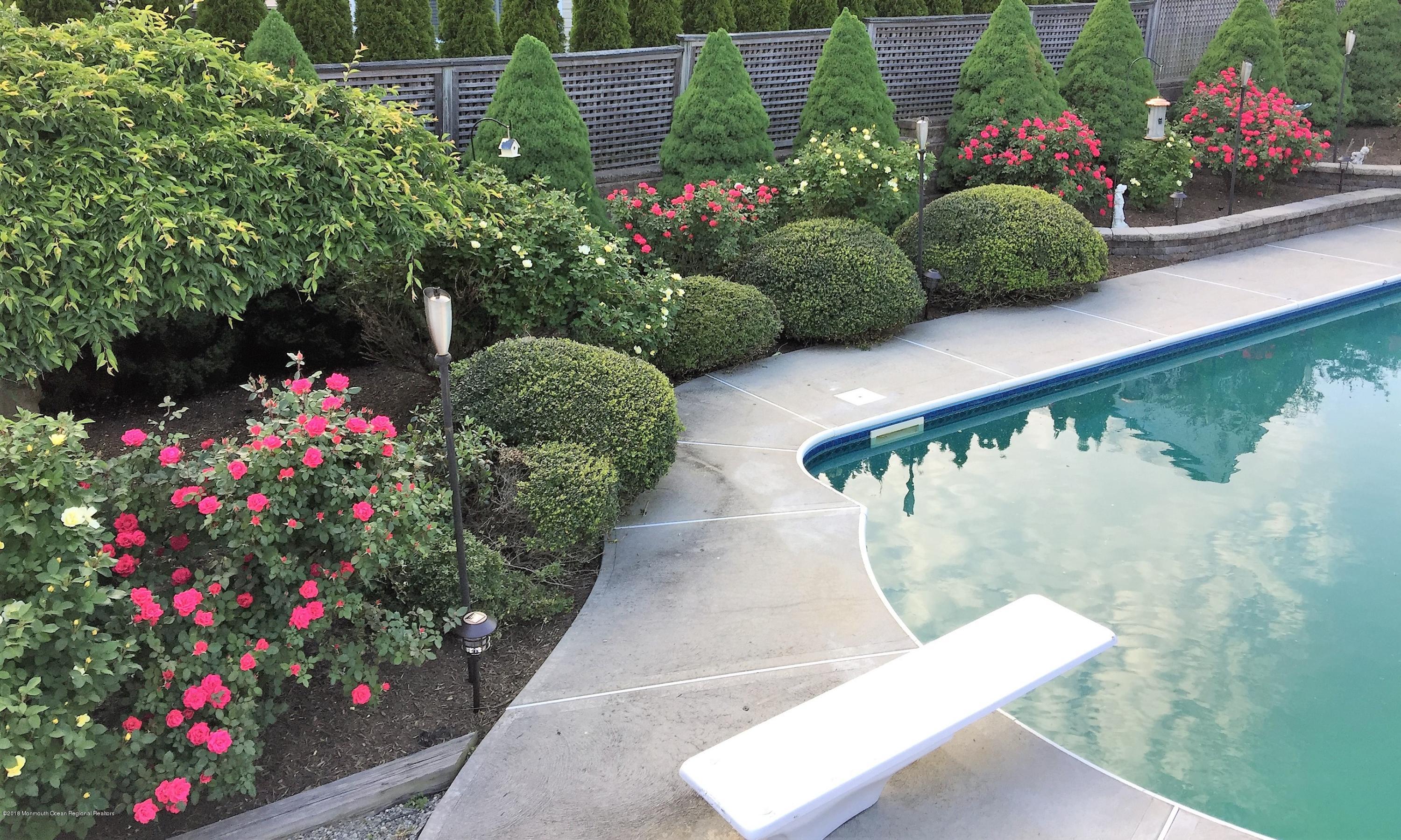 176 Barracuda Road Manahawkin, NJ 08050 - Photo 33 of 36 34 Landscaping