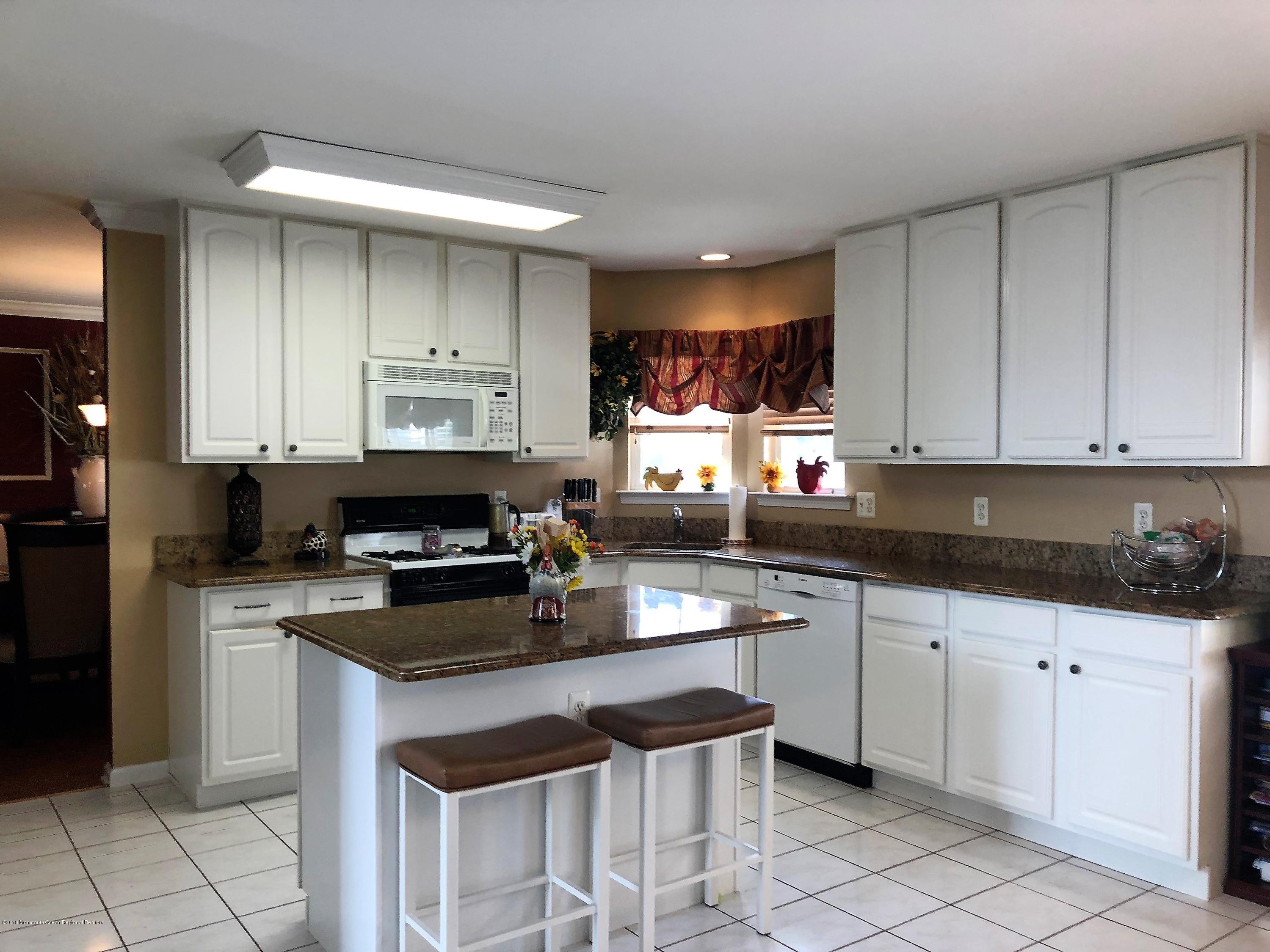 176 Barracuda Road Manahawkin, NJ 08050 - Photo 7 of 36 7 Kit