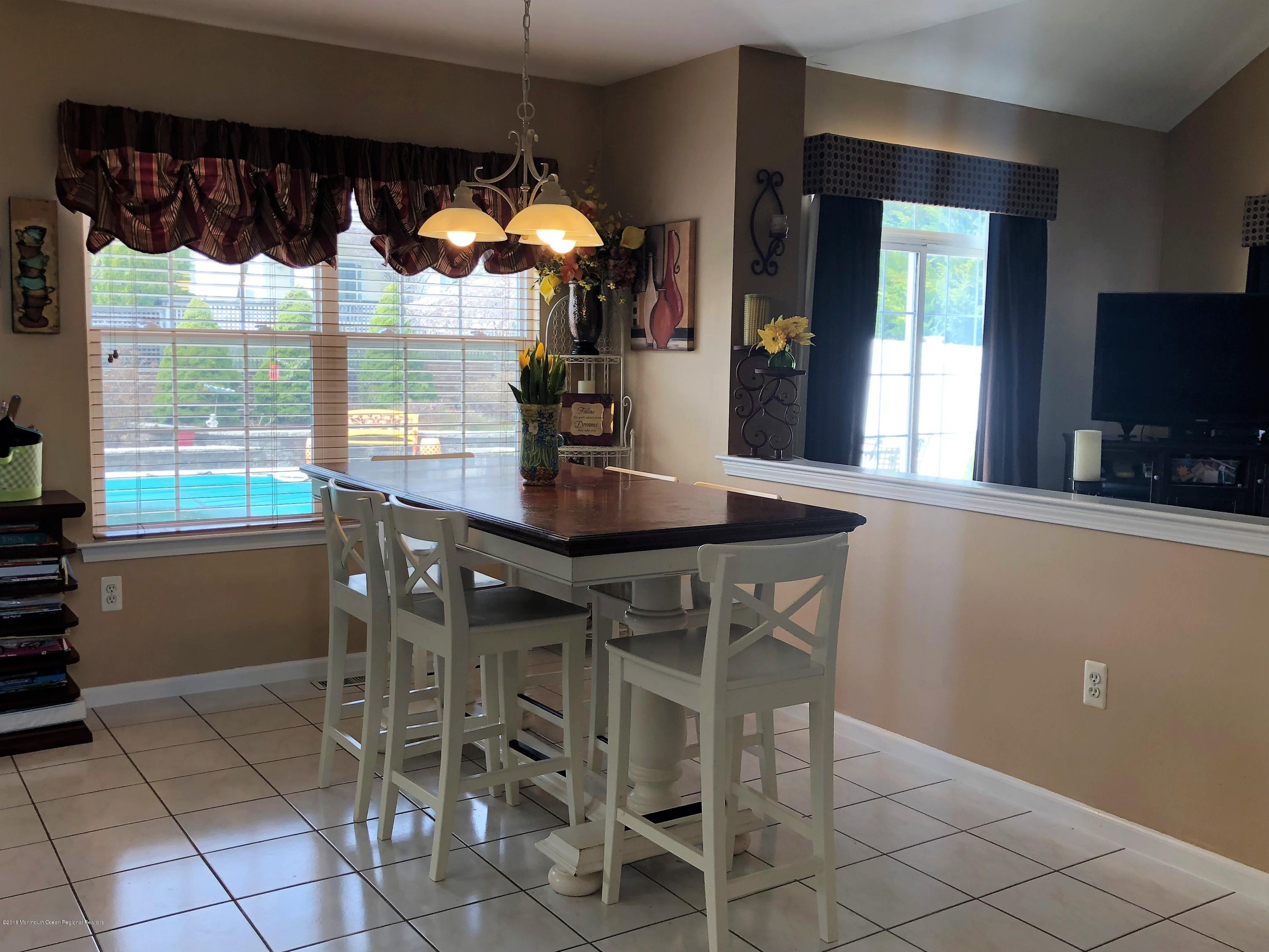 176 Barracuda Road Manahawkin, NJ 08050 - Photo 10 of 36 10 Dinette