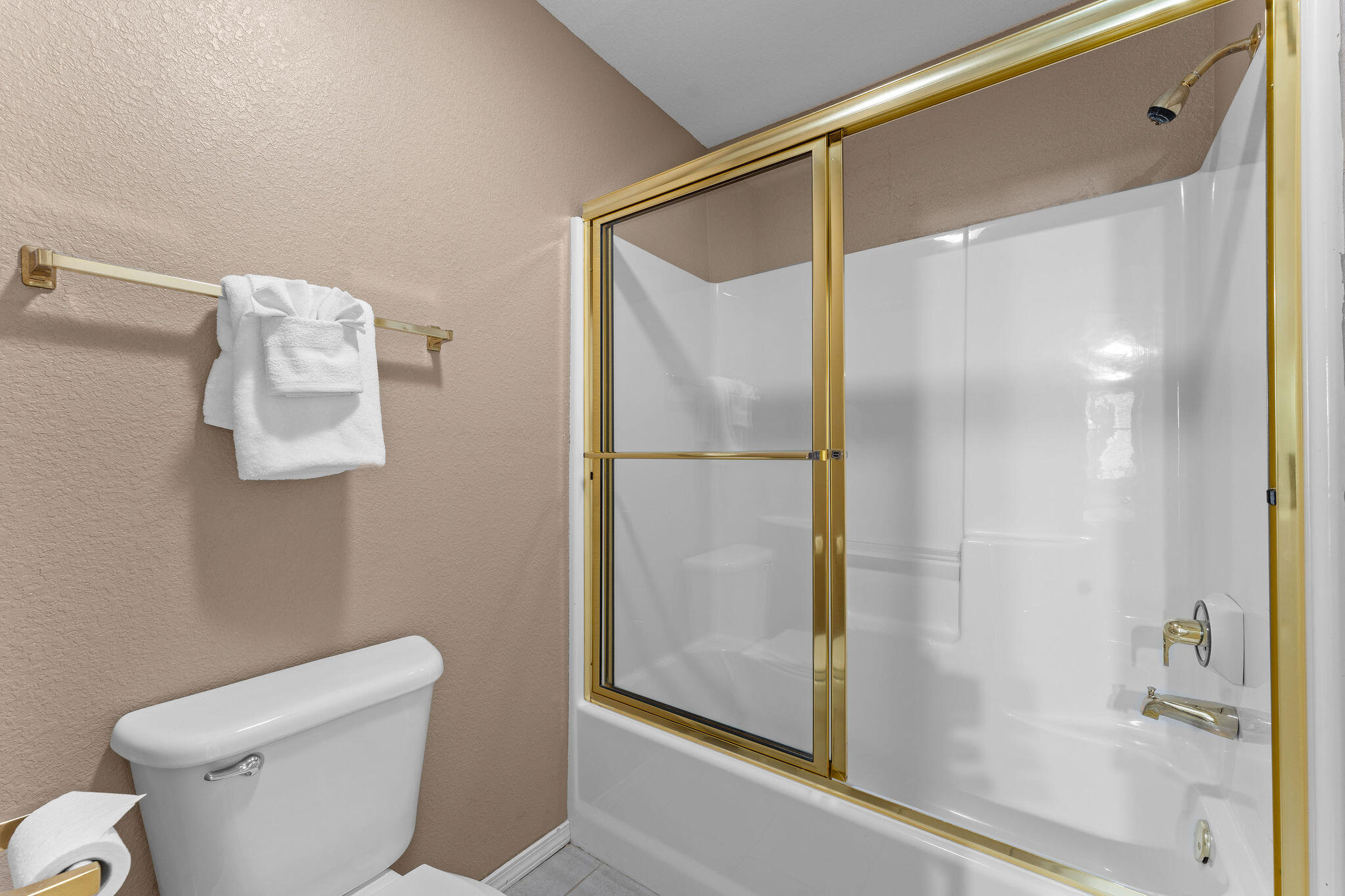 530 Spring Creek Road, Unit 12 Branson, MO 65616 - Photo 28 of 47 Guest Bath #3