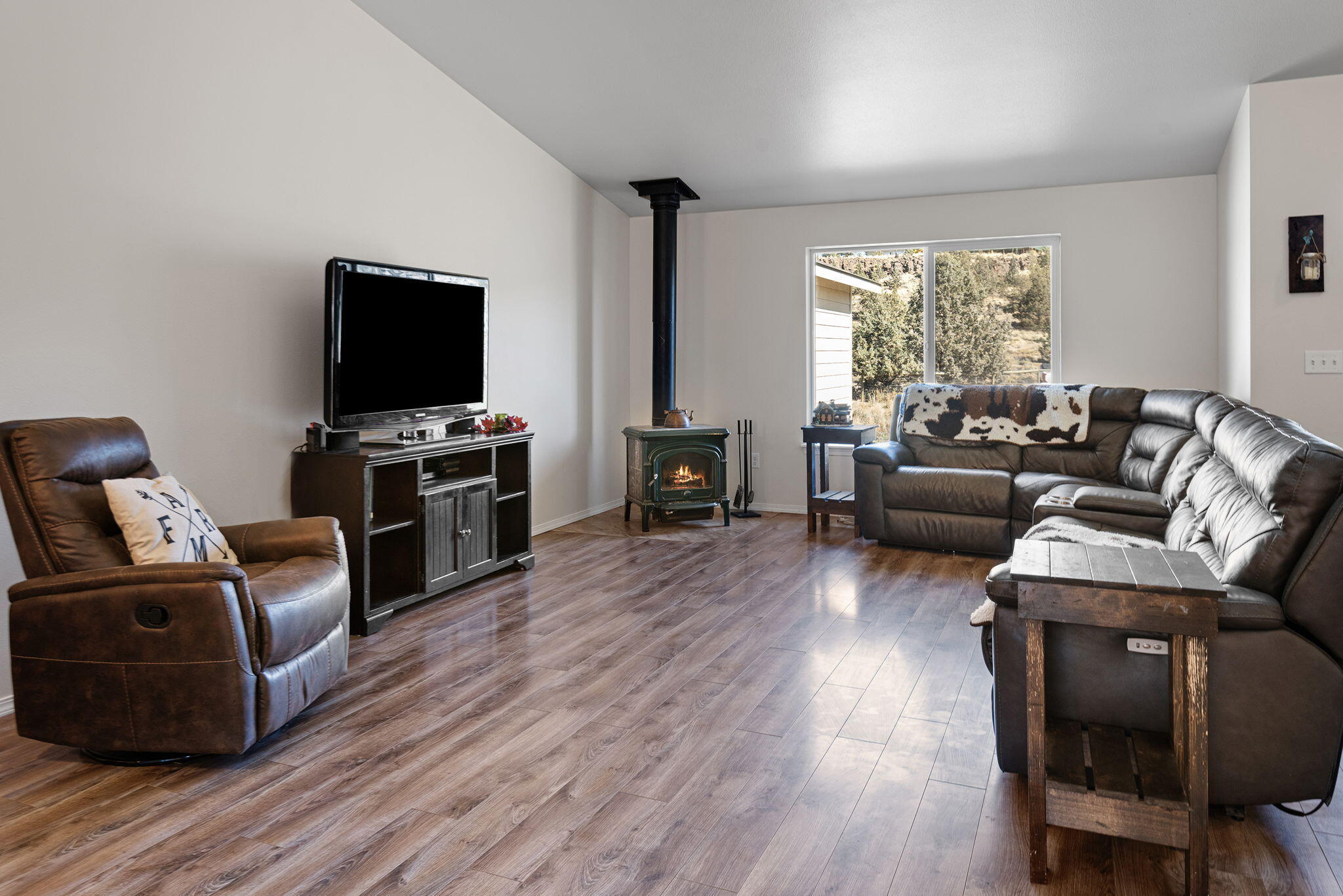 15414 Rainbow Road Terrebonne, OR 97760 - Photo 5 of 44 15414 SW Rainbow Road-DSC_1073