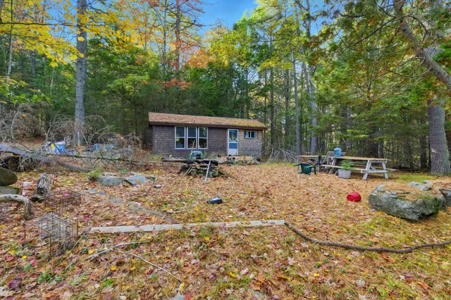 $490,000 | 18 Peterson Lane, Brunswick, ME 04011