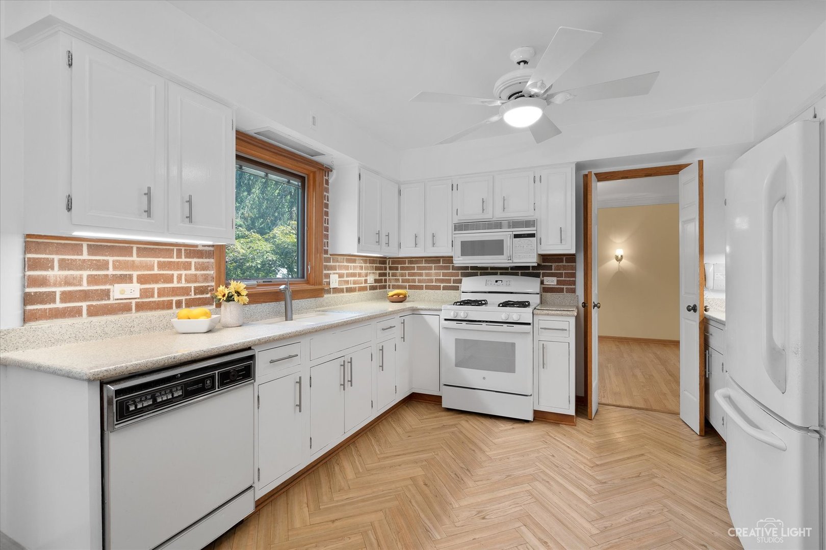 4113 West End Road Downers Grove, IL 60515 - Photo 15 of 40 Gallery Image 15