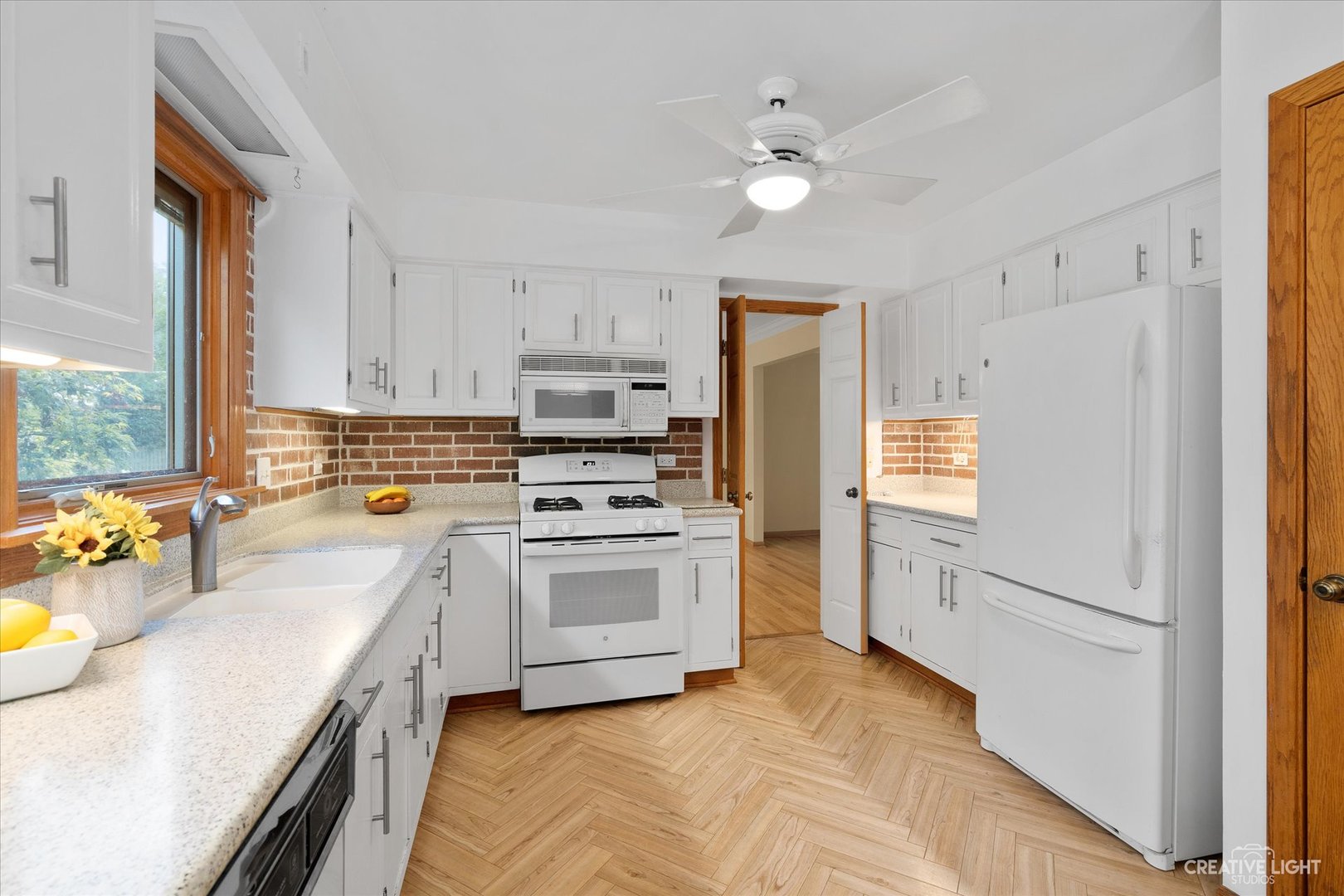 4113 West End Road Downers Grove, IL 60515 - Photo 16 of 40 Gallery Image 16