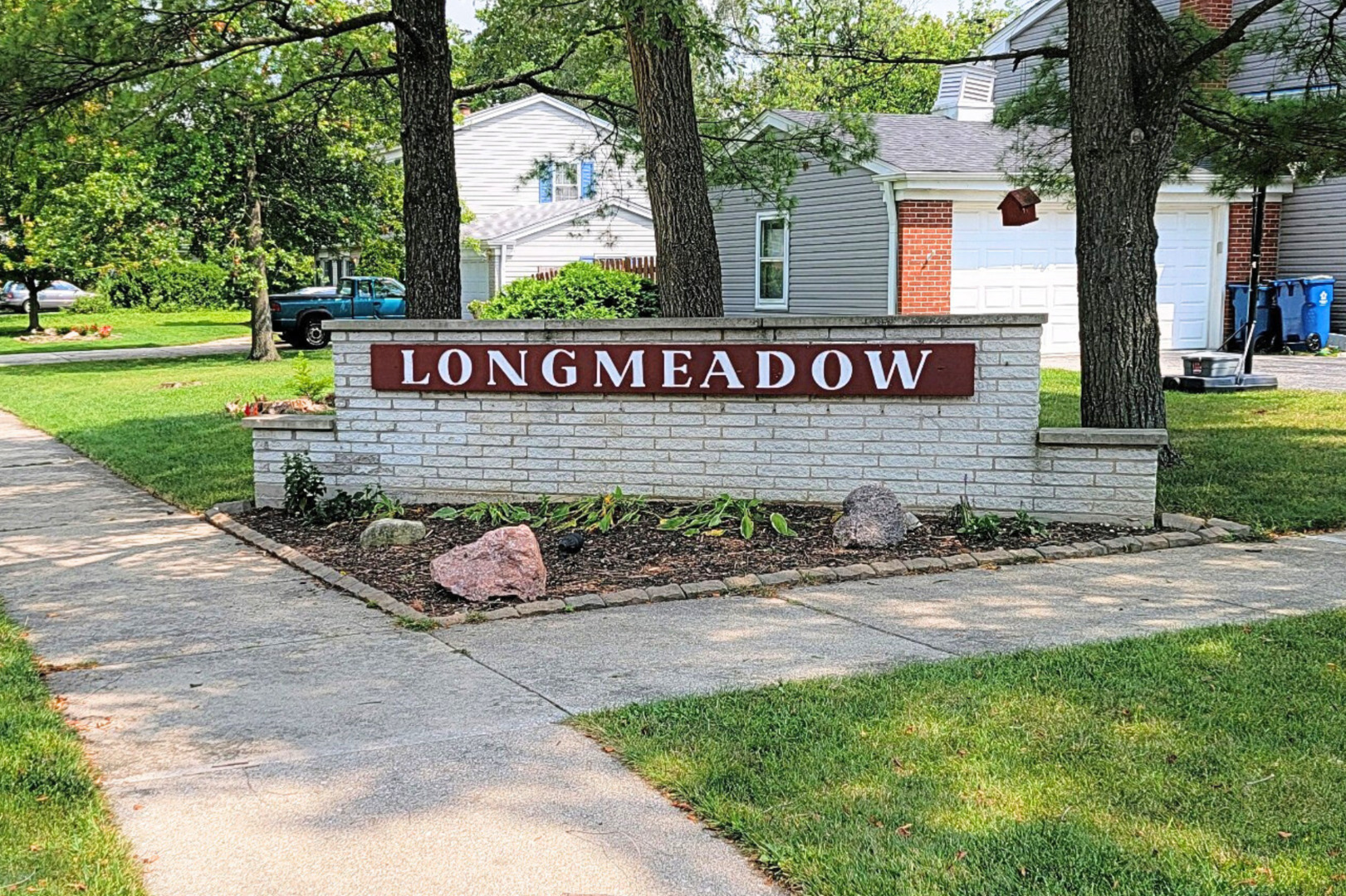 4113 West End Road Downers Grove, IL 60515 - Photo 2 of 40 Gallery Image 2