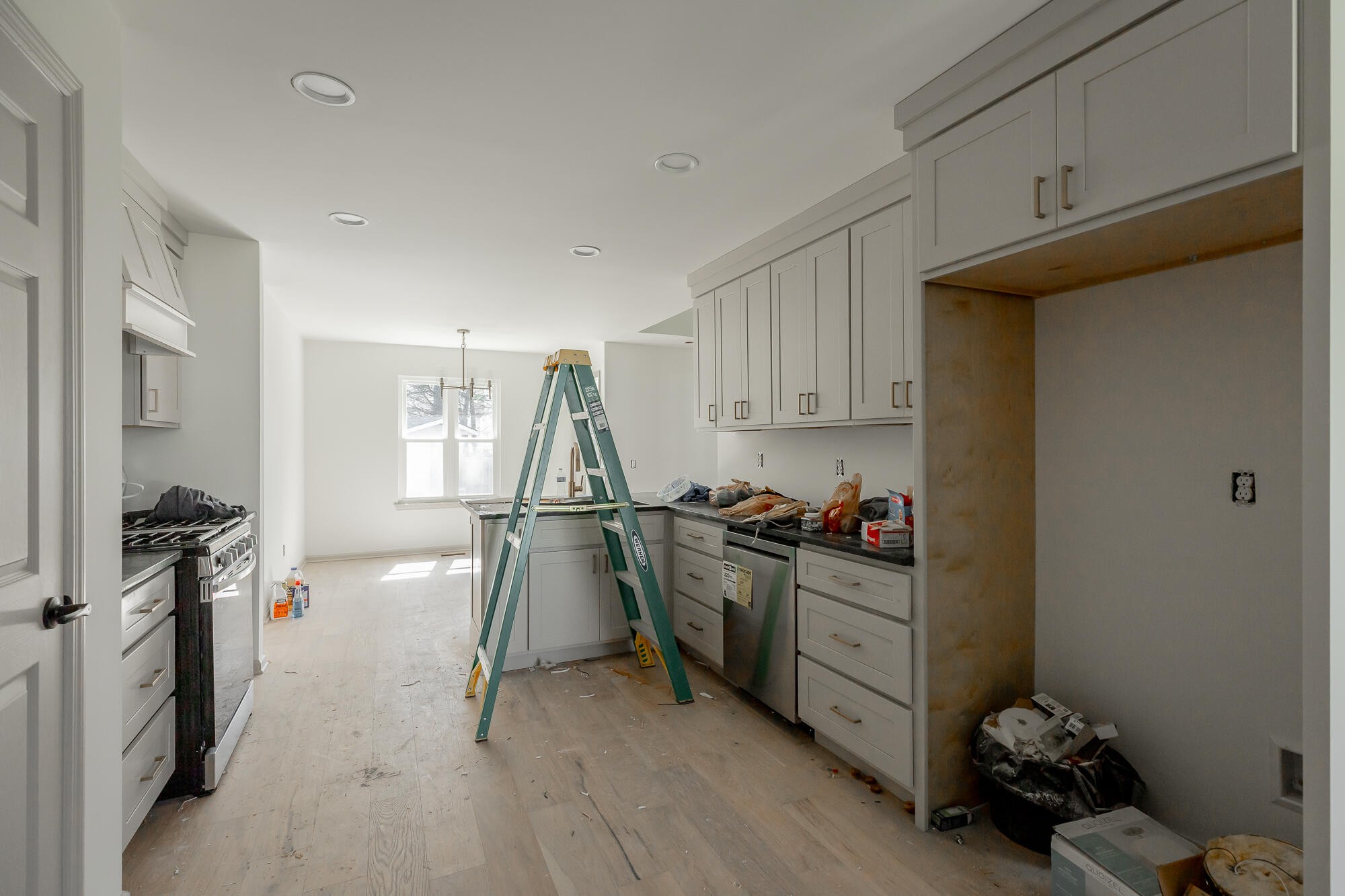 1618 Gunston Hall Road Hixson, TN 37343 - Photo 13 of 25 a room with furniture a air conditioner vent and a window