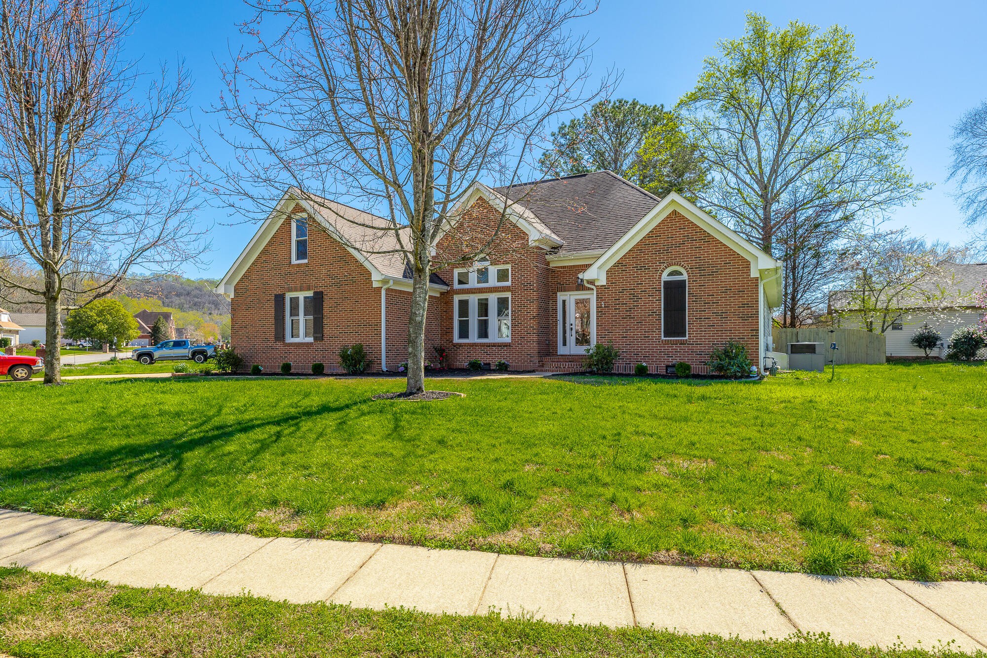 1618 Gunston Hall Road Hixson, TN 37343 - Photo 7 of 25 a front view of house with yard and green space