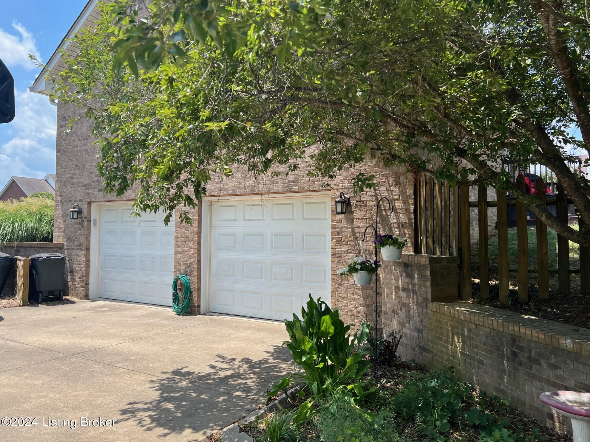 142 Benelli Drive Bardstown, KY 40004 - Photo 32 of 36 142 garge