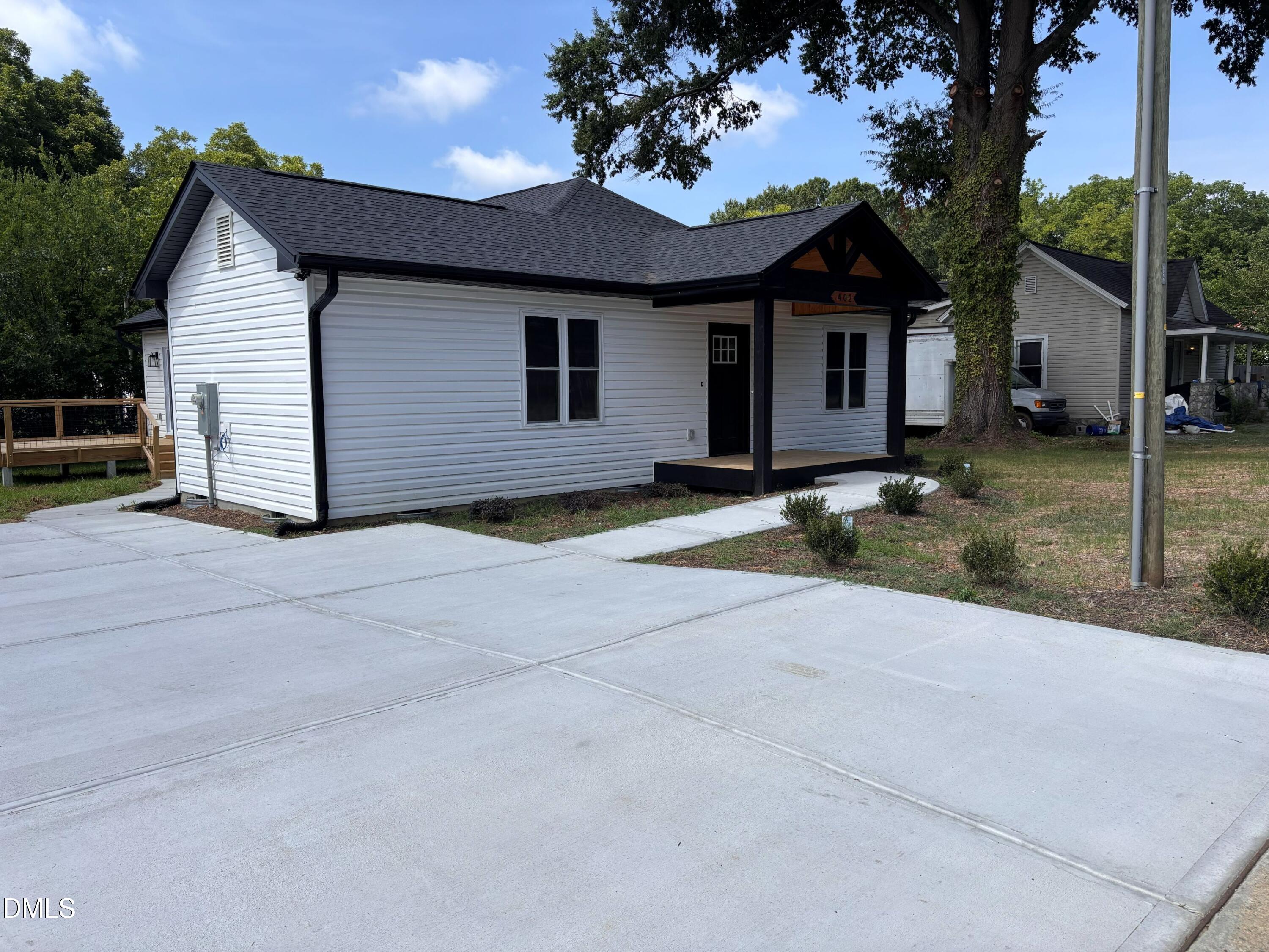 402 Poplar Street Graham, NC 27253 - Photo 2 of 29 2front