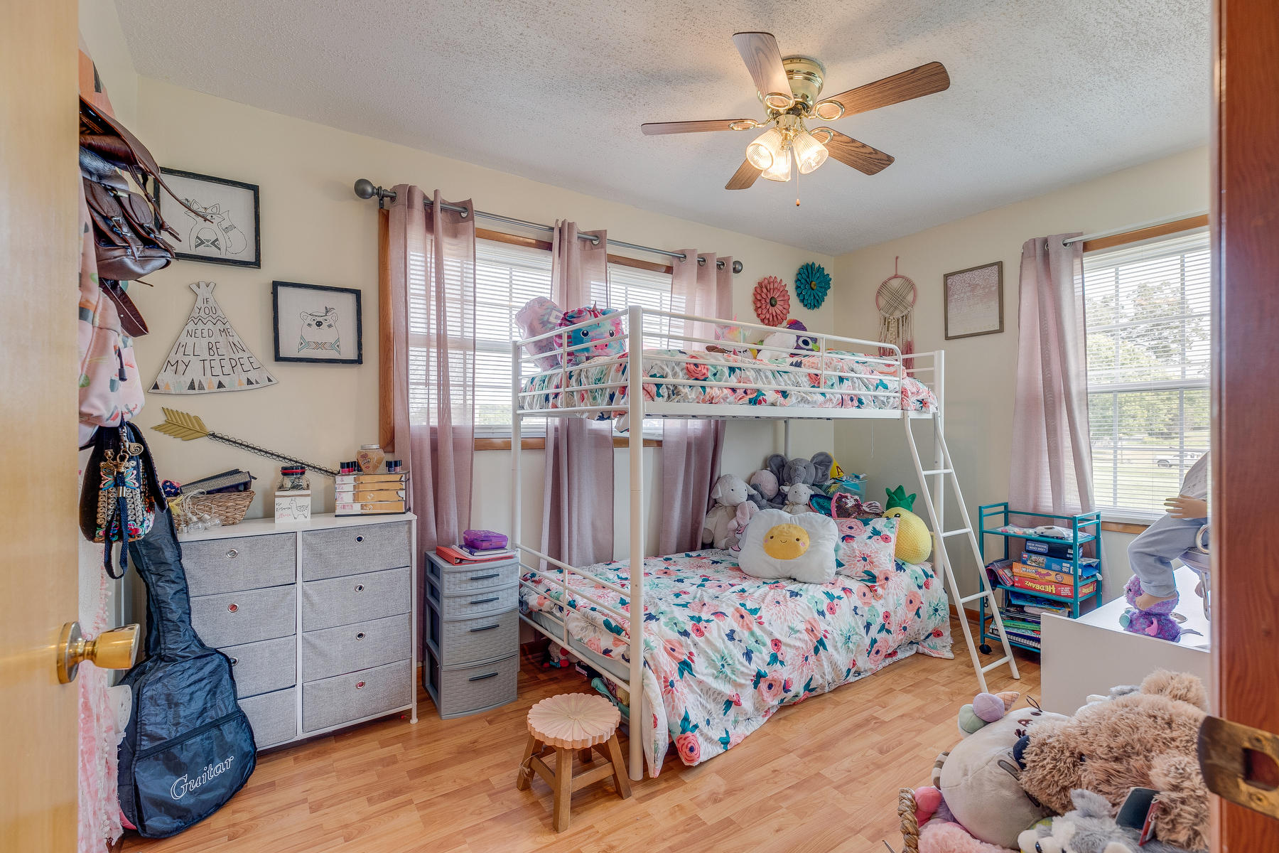 340 Berry Ridge Road Jonesborough, TN 37659 - Photo 19 of 37 Bedroom 3