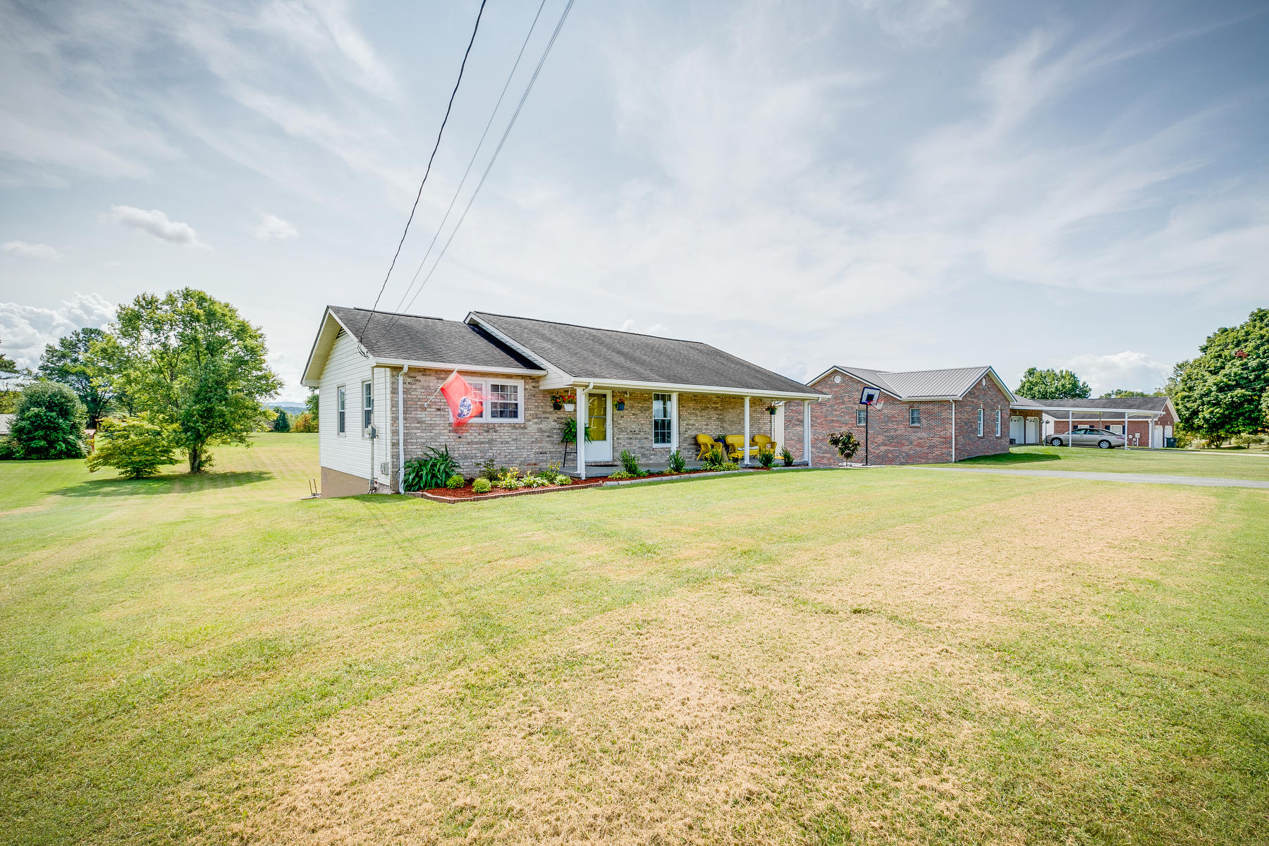 340 Berry Ridge Road Jonesborough, TN 37659 - Photo 4 of 37 Left side view