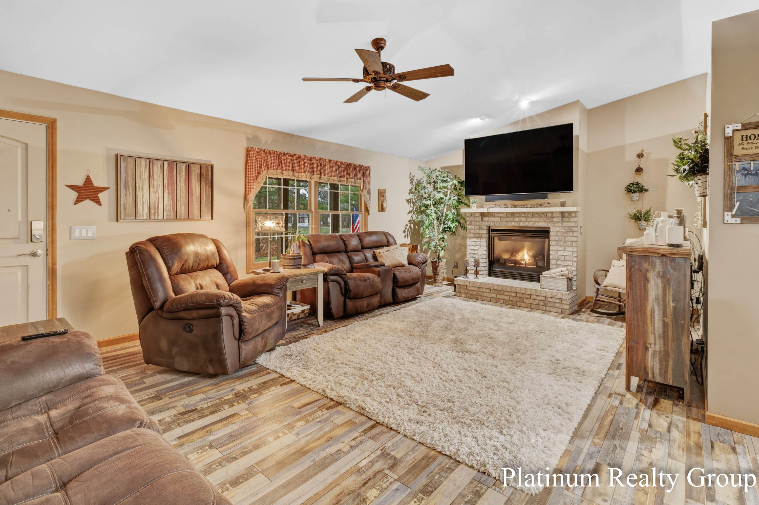 6226 Hall Road Muskegon, MI 49442 - Photo 13 of 53 Living Area